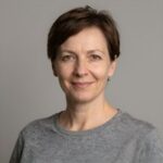 Портрет уверенного бизнесмена в студии для сайта по рефинансированию ипотеки в Ижевске